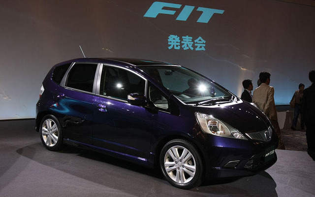 乗用車販売ランキング12月…ホンダ フィット 2か月連続トップ
