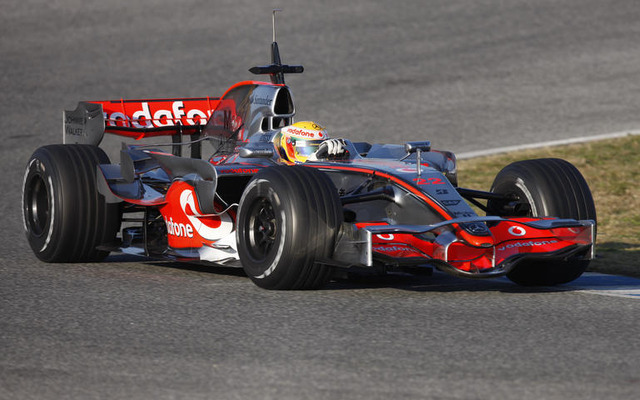 マクラーレン、MP4-23 が初走行