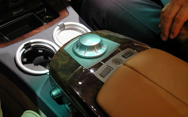 【東京ショー2001速報】BMW『7シリーズ』にジョイスティック（?）を搭載