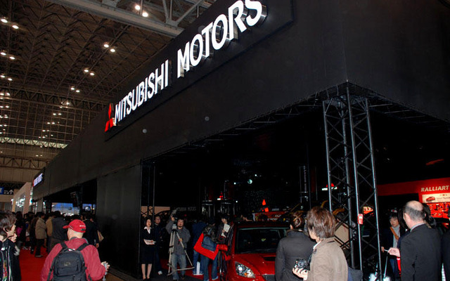 【東京オートサロン08】三菱自動車、立錐の余地がない活況