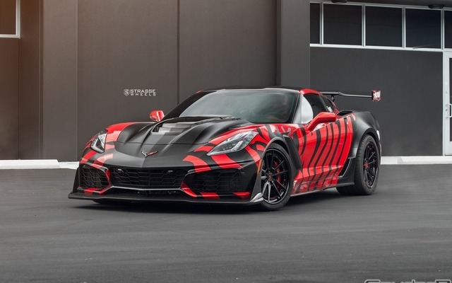 シボレー コルベット ZR1 カスタムカー(Strasse Wheels)