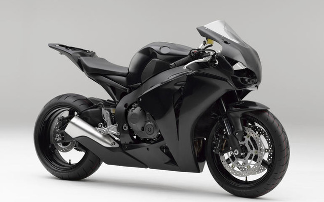 ホンダ、CBR1000RRレースベース車を発売