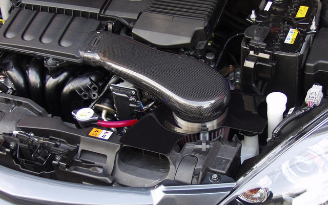 新型 デミオ 用ラムエアインテーク追加…オートエクゼ