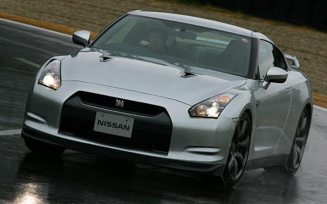 【日産 GT-R 解説】外見からは想像し得ない軽快さ