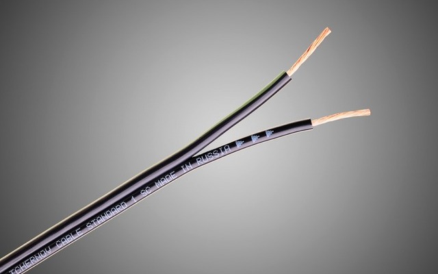 「スピーカーケーブル」の一例(チェルノフケーブル)。