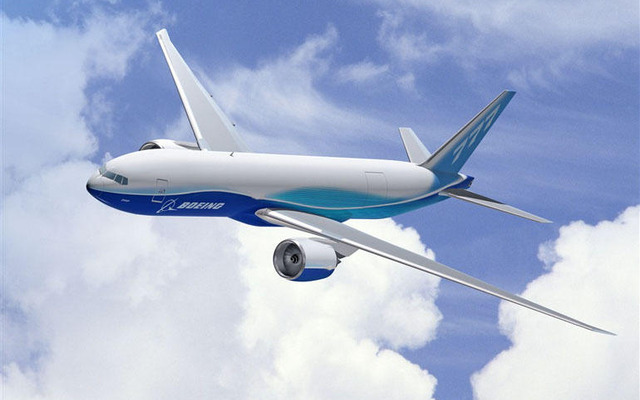 富士重、777型フレイター初号機の中央翼を出荷