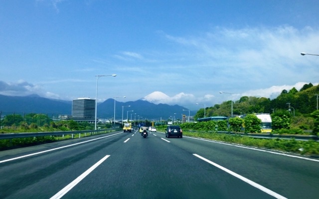 危険な あおり運転 免停件数過去最多 車間距離摘発も倍増 新聞