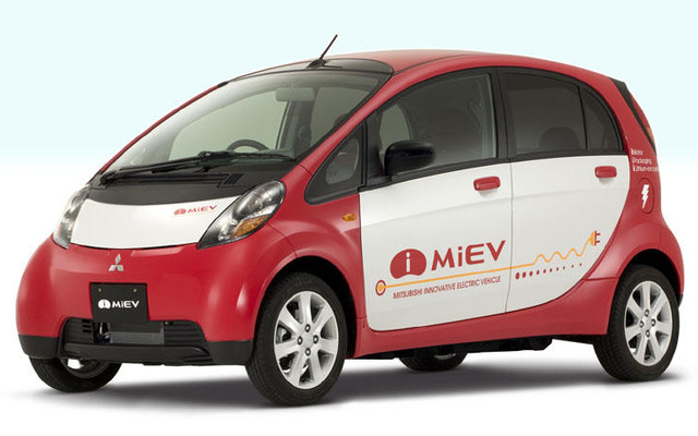 三菱 i MiEV がびわ湖マラソンを走行