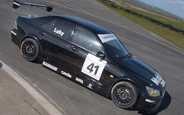 スーパー『アルテッツァ』、350bhp4.3リットルV8搭載