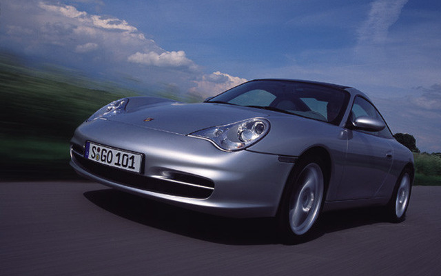 【新型ポルシェ『911タルガ』に乗った】電動補助開閉ハッチバック