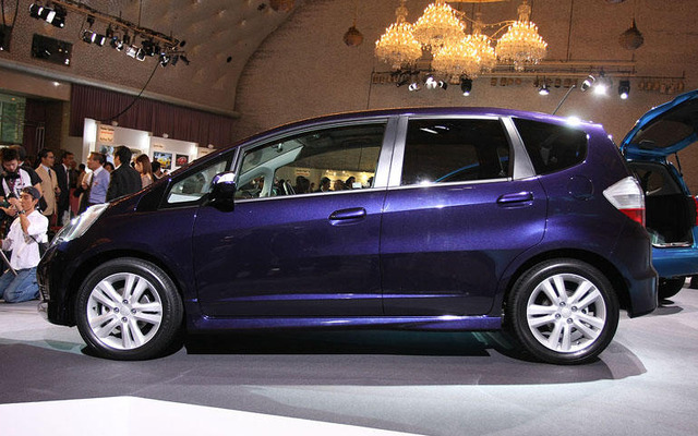 乗用車販売ランキング2月…フィット 4か月連続1位
