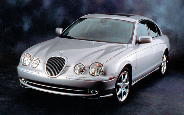 【デトロイトショー2002出品車】ジャガーの「タイプR」……『SタイプR』