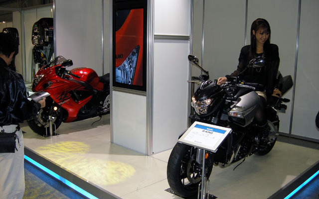 【ボートショー08】スズキ、なぜか軽自動車のエンジン展示