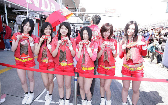 【SUPER GT 第1戦】写真蔵…ピットウォーク