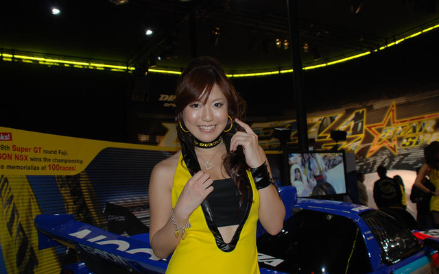 【東京オートサロン08】コンパニオン写真蔵…ダンロップ その5
