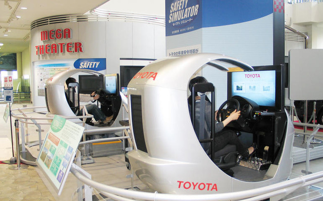 セーフティシミュレーターで最新安全技術を体感