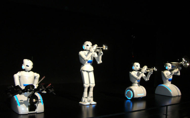 【ゴールデンウィーク】トヨタ パートナーロボットが演奏会
