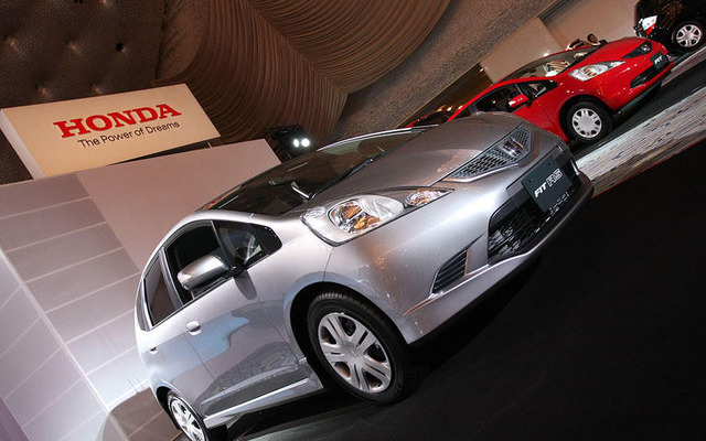 乗用車販売ランキング3月…フィットが5か月連続でトップ