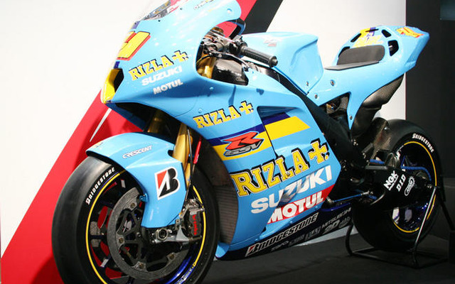 【東京モーターサイクルショー08】MotoGPチャンピオンの使用したタイヤ、実物
