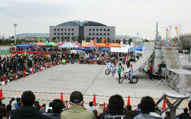 【東京モーターサイクルショー08】豪快な技を間近で---トライアルデモ