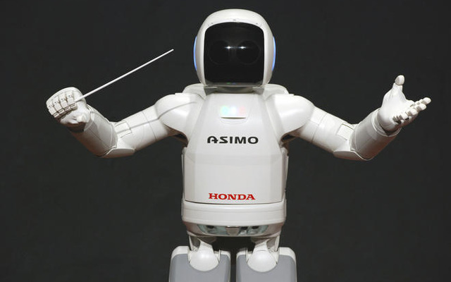 ホンダ ASIMO、オーケストラの指揮者に