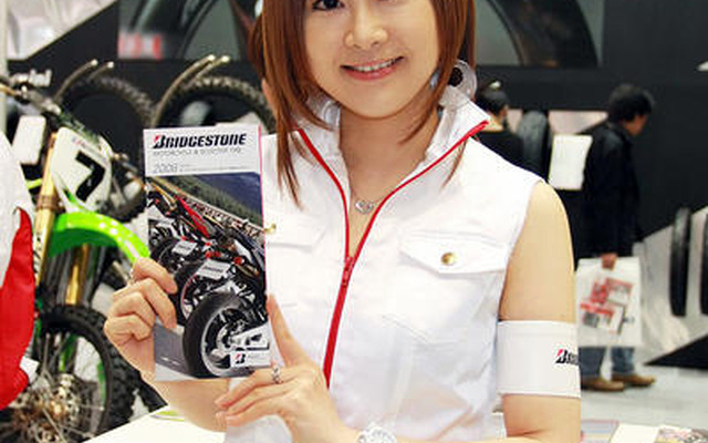 【東京モーターサイクルショー08】コンパニオン写真蔵…ブリヂストン