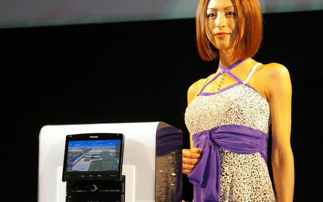 【ストラーダFクラス新型】ナビから家電を遠隔操作