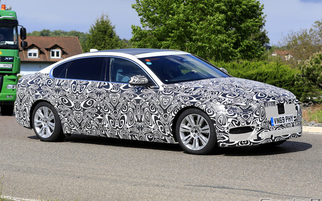 ジャガー XF 改良新型 LWB 開発車両 スクープ写真