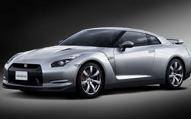 日産 GT-R、ニュルで7分29秒…ダンロップタイヤ装着