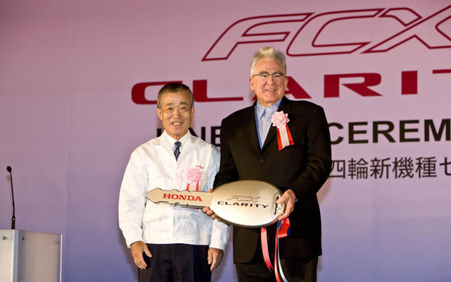 ホンダ、FCXクラリティの最初の顧客を公表