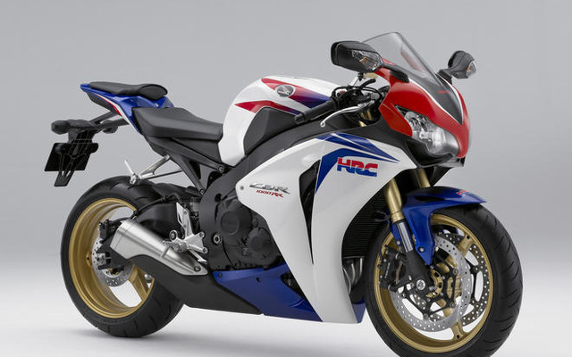 ホンダ CBR1000RR フルモデルチェンジ