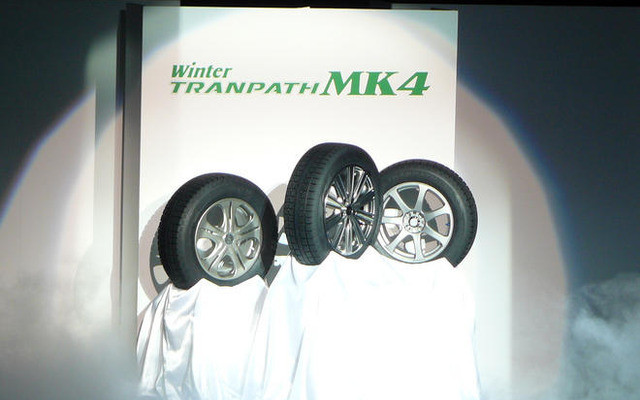 TOYO Winter TRANPATH MK4…スケートリンクでタイヤ発表会