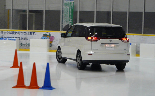 TOYO Winter TRANPATH MK4…トリプルトレッド構造でグリップ力アップ