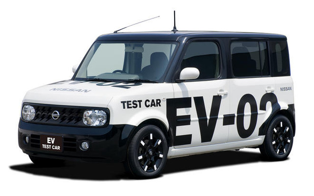 日産、電気自動車の実験車両を公開