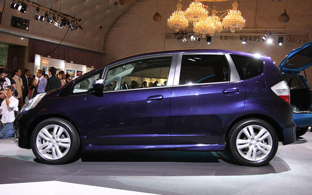 乗用車販売ランキング、 フィット が9か月連続トップ…7月