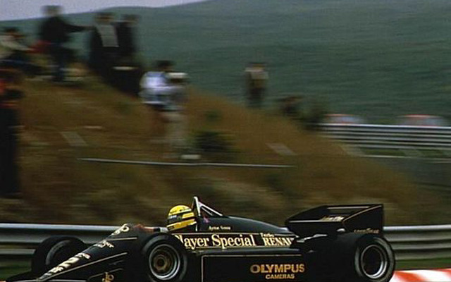 100％ルノーでF1にカムバック---ニューマシン「R202」