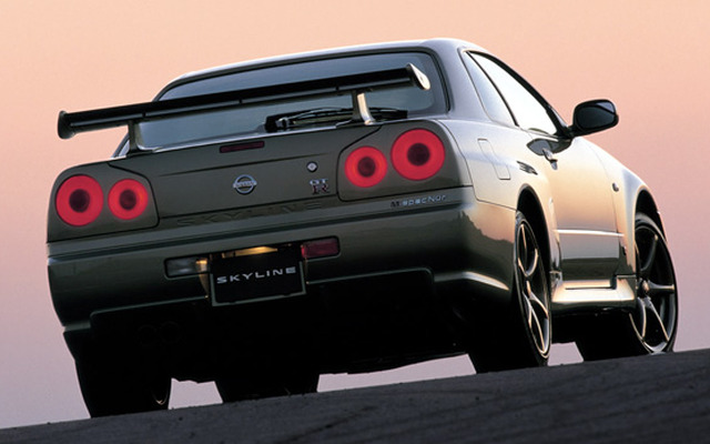 根強い人気---『スカイラインGT-R』サヨナラ限定モデル、即日完売!!