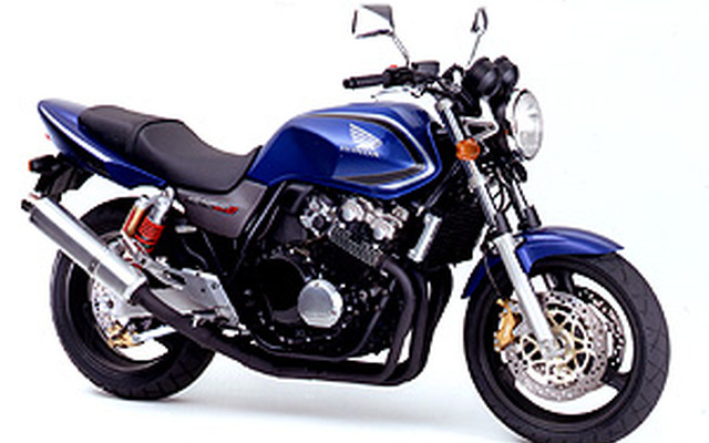 ネイキッドバイクの代表ホンダ『CB400』がマイチェン、盗難対策を