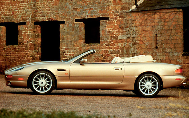アストンマーチン『DB7ボランテ』4シーター……やっぱり英国の伝統