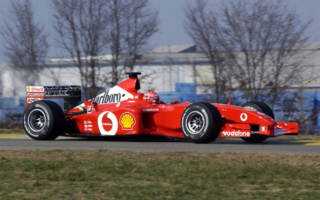 フェラーリF2002がいきなりのコースレコード