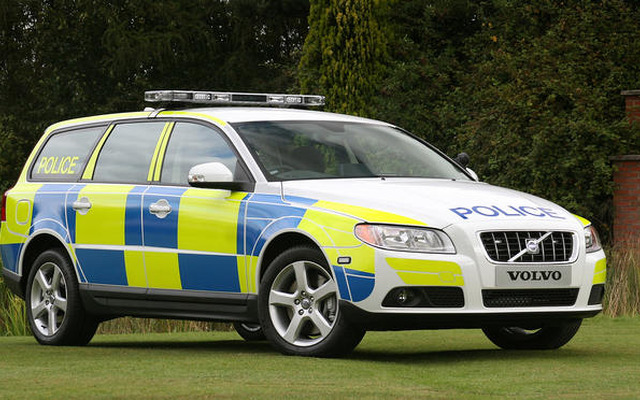 ボルボ V70 新型…イギリス警察に配備決定!!