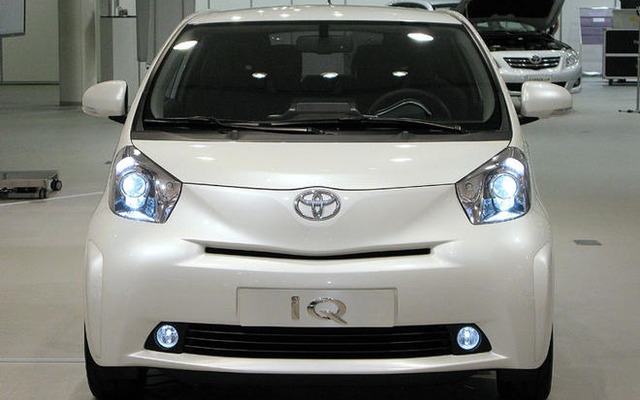 【トヨタ iQ プロトタイプ】商品着想は、欧州のスマート専用駐車場から