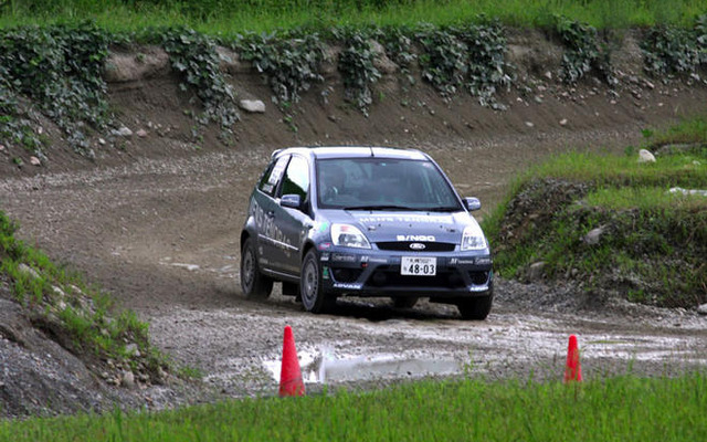 哀川翔 がダートトライアル完走…めざせWRC