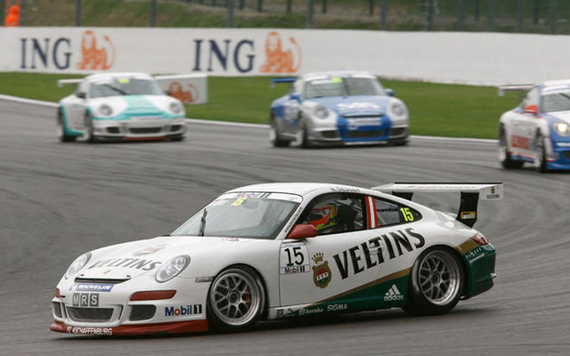 ポルシェ、ワインメイクレース参戦車両 911GT3カップ を発売