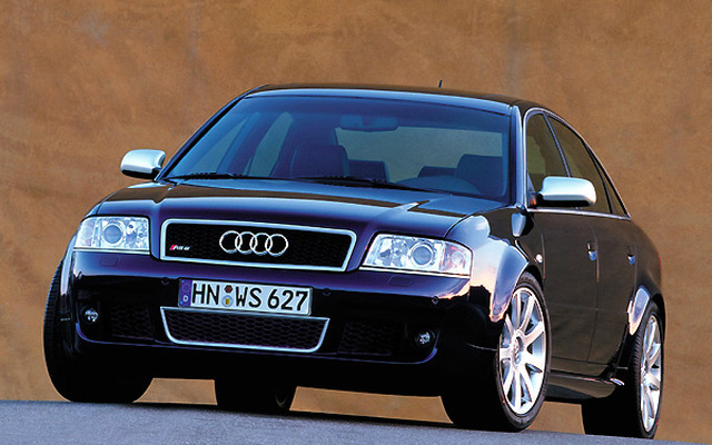 【ジュネーブショー2002出品車】アウディ『RS6』---キャラクターと高性能と