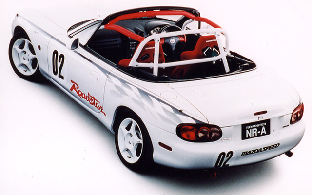 マツダ『ロードスターNR-A』のレース用安全装置発売