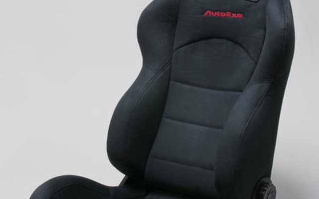 オートエグゼ、スポーツドライビングシートを発売