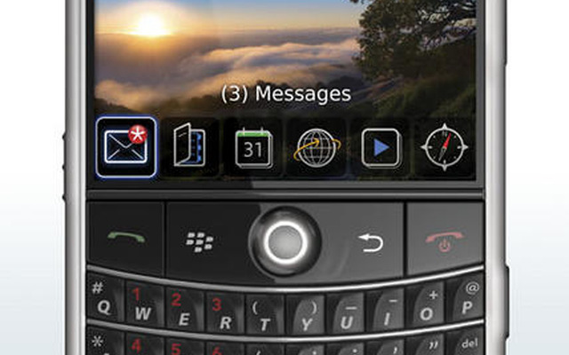 ドコモ、BlackBerry Bold 日本導入