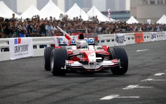 【モータースポーツ ジャパン】世界初のガソリン車から08年型F1まで…デモ走行