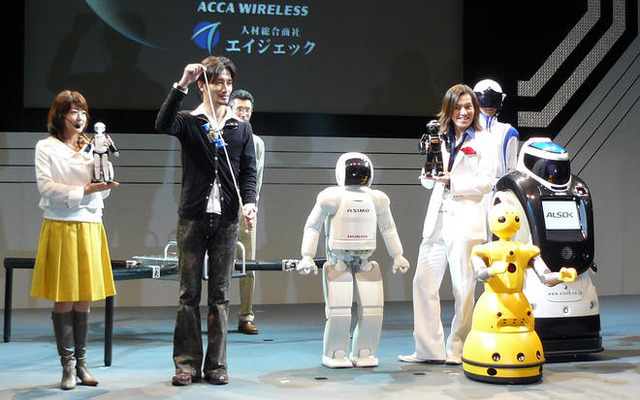 ROBO_JAPAN08…最新ロボットが大集合！